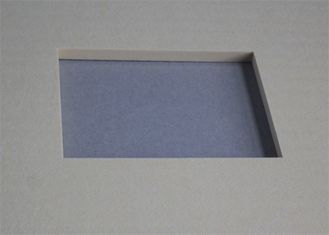 特定のサイズにカットされた学校の音響パネルの多様性のPinboardの長い通路のキャビネットの壁